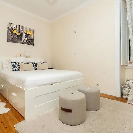 Stunning 5 Bedroom Flat With High Ceilings Appartement Lissabon