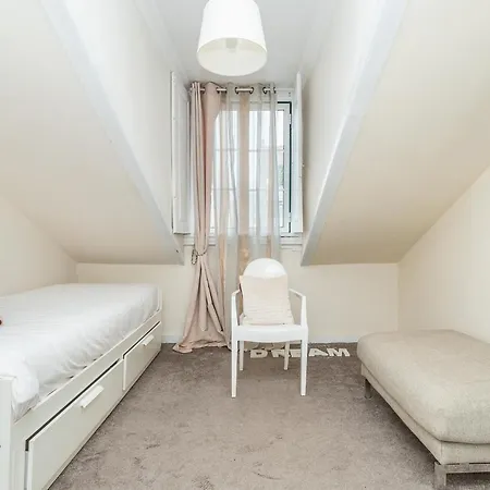 아파트 Stunning 5 Bedroom Flat With High Ceilings 리스본