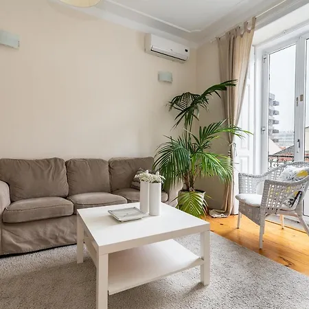 Stunning 5 Bedroom Flat With High Ceilings 아파트 *